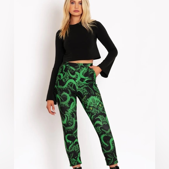 Blackmilk “CTHULHU CUFFED PANTS” Size Medium M NWT Tentacles H.P. Lovecraft - Picture 7 of 16